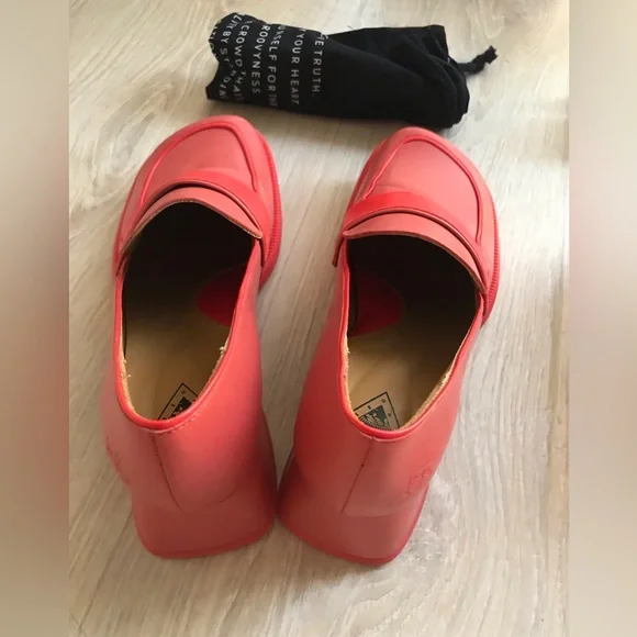 FLUEVOG- mod ‘Shelly’ in sherbet orange size 8 - Picture 2 of 7